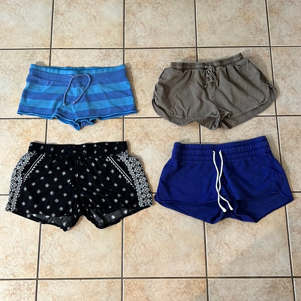 Summer Shorts Bundle! Four‎ pair of drawstring shorts -ALL size Medium